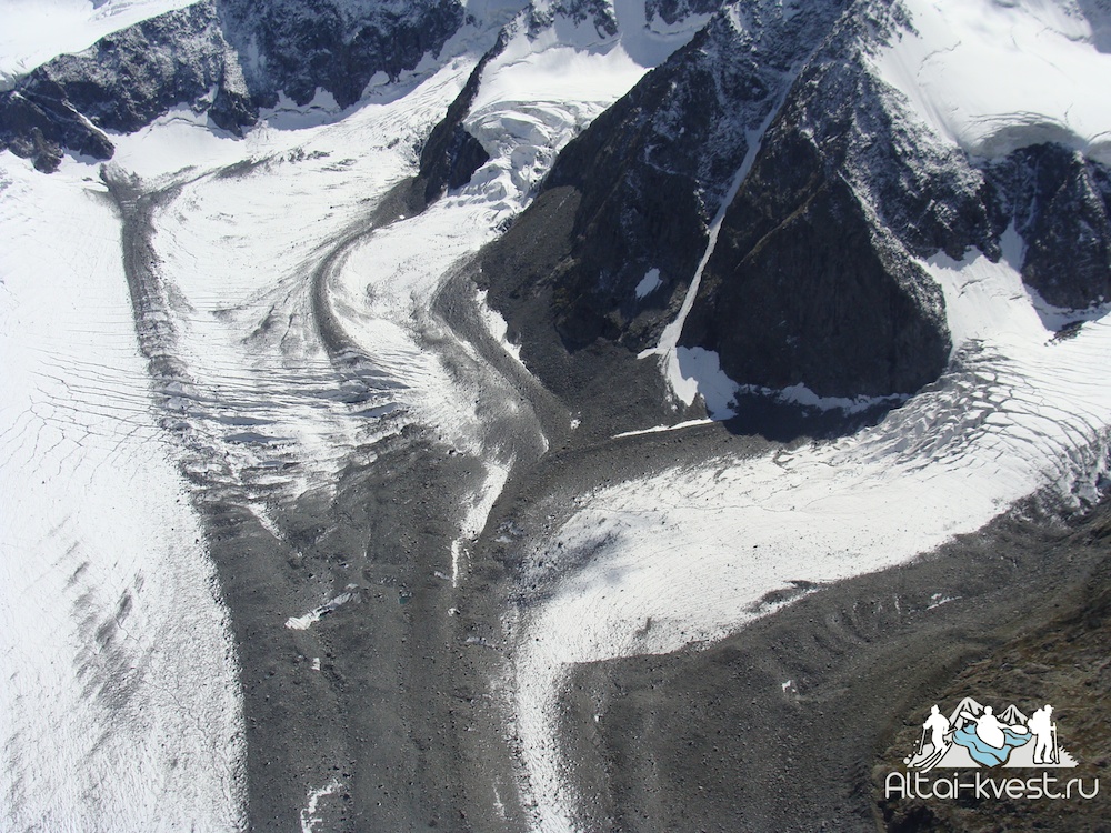 вид на Акемский ледник с вертолета