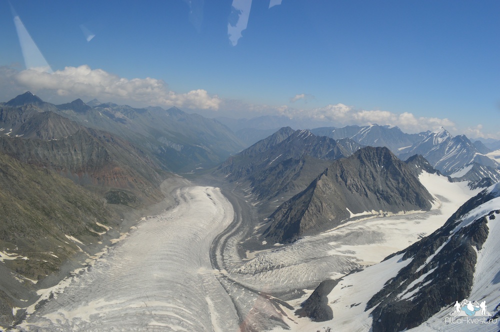 Ледник с борта вертолета