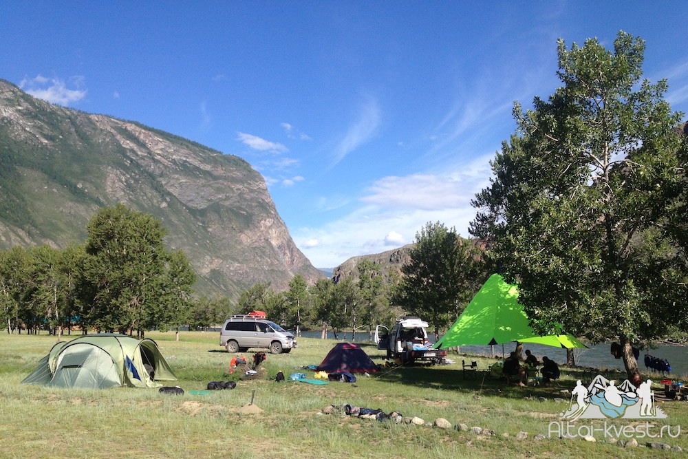 палаточный кемпинг в долине Чулышман